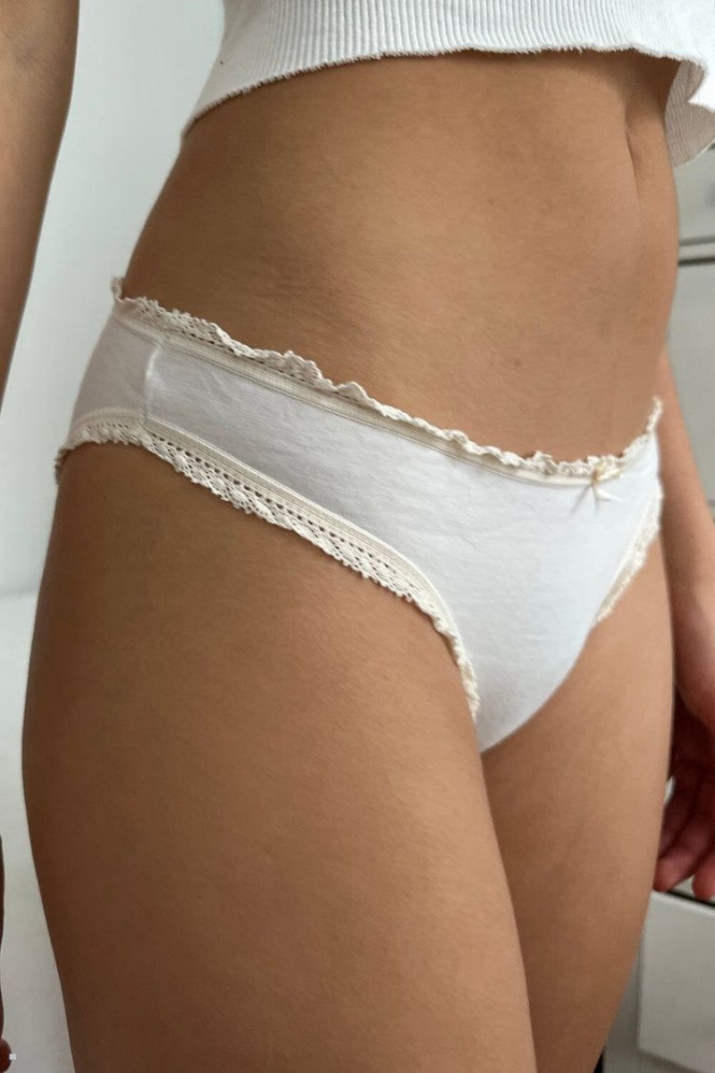 White Brandy Melville Basic Scalloped Underwear | USA 81459-FECI