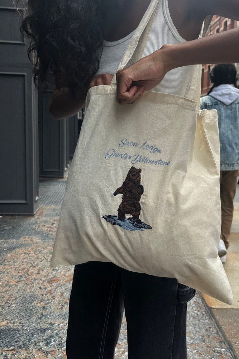 White Brandy Melville Snow Lodge Greater Yellowstone Bear Tote Bags | USA 31926-DIHA